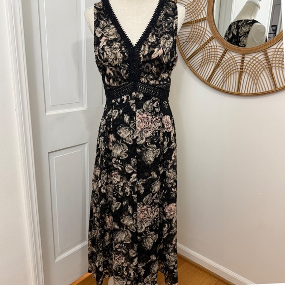 ANTONIO MELANI Dresses & Skirts - Antonio Melani Burnout Overlay Dress 10 Black Nude Midi Cocktail Evening